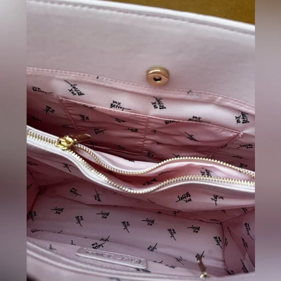 Betsey Johnson XOMATTIE Valentine Tote Handbag Pink - Picture 7 of 7